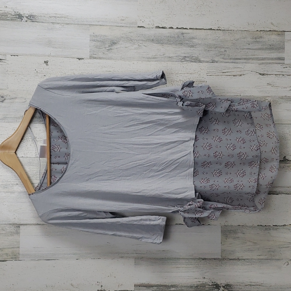 Lauren Conrad gray layered top with side bows, sleeve to elbow Size Small